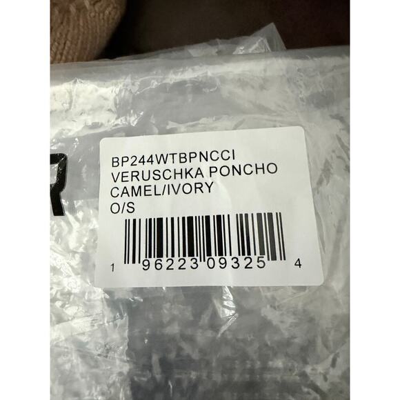 WALTER BAKER Verushka Reversible Poncho Camel/Ivory - Picture 11 of 11